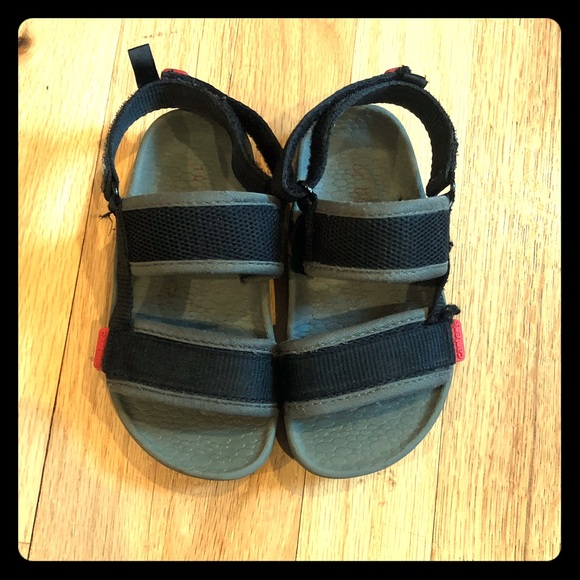carter's play sandals